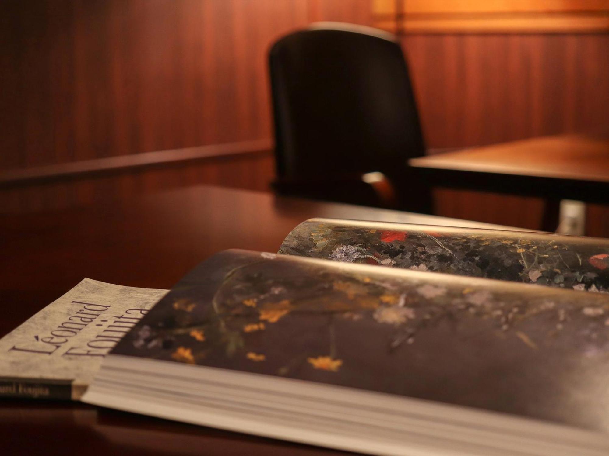 Premier Hotel -Tsubaki- Sapporo Exterior photo A book on a table