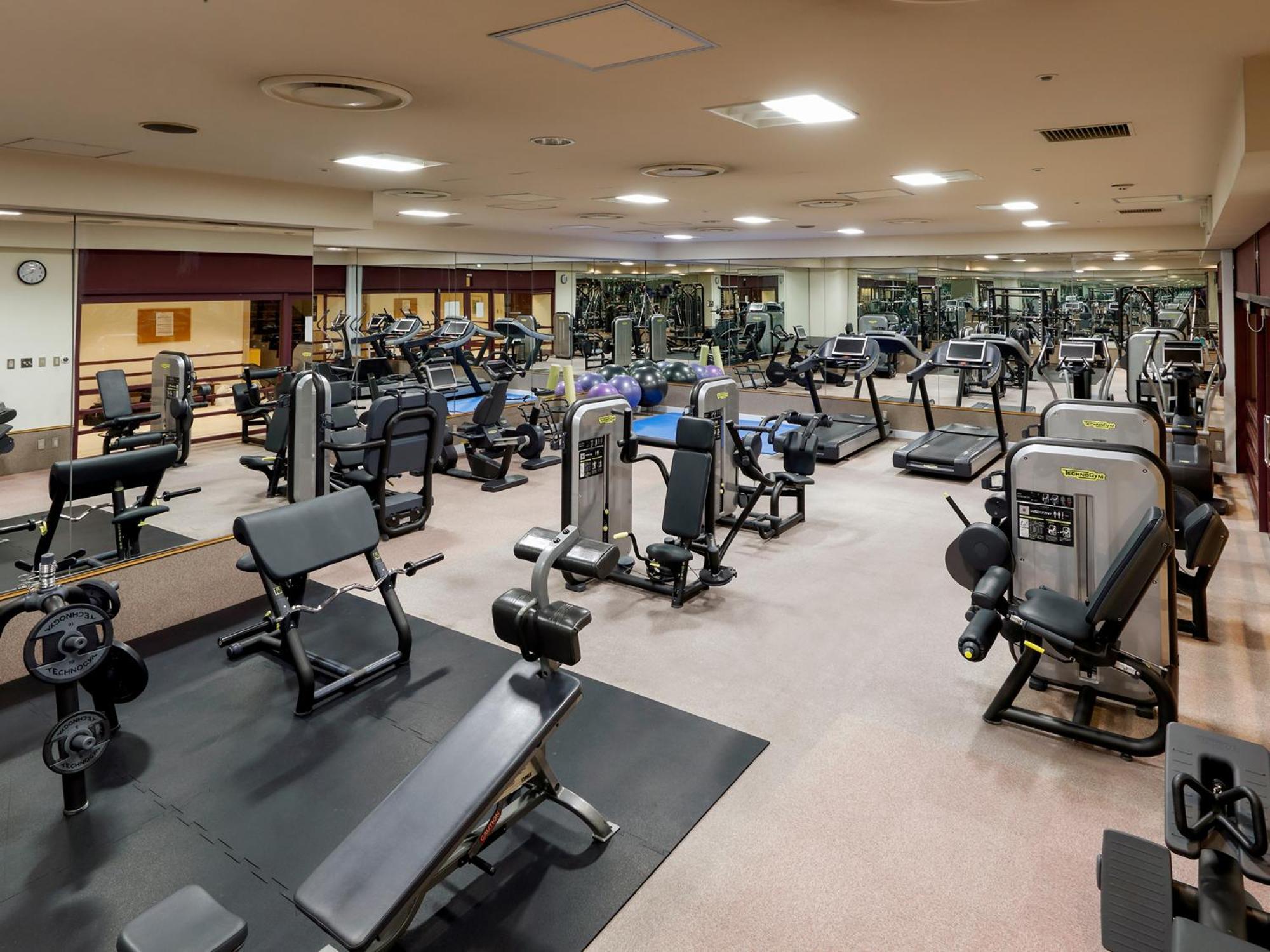 Premier Hotel -Tsubaki- Sapporo Exterior photo A gym in a hotel