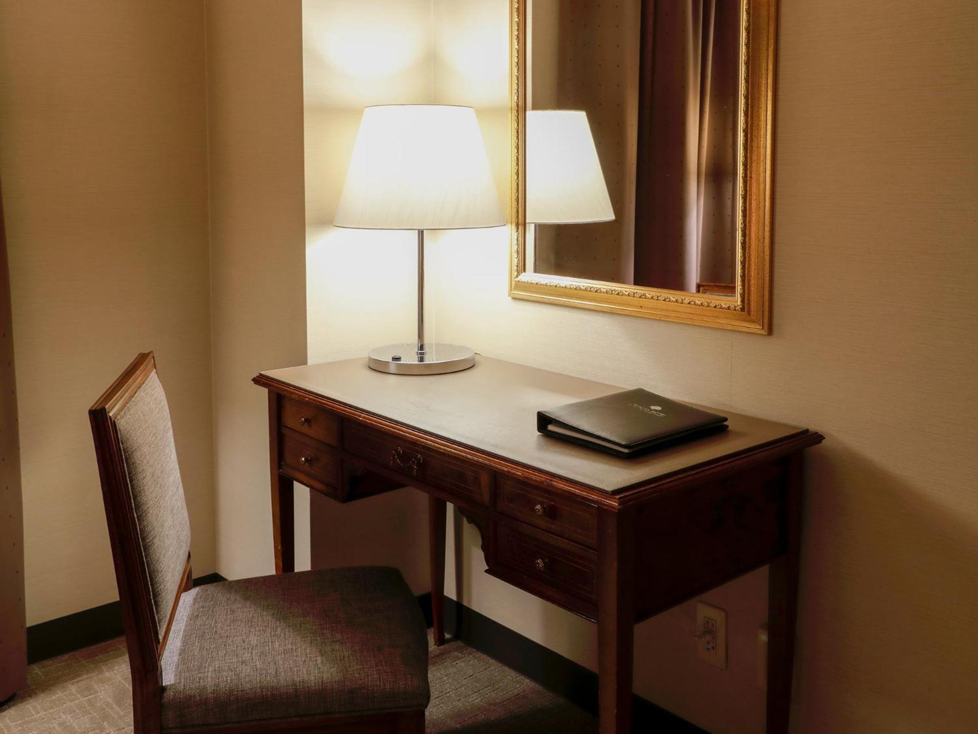Premier Hotel -Tsubaki- Sapporo Exterior photo A writing desk